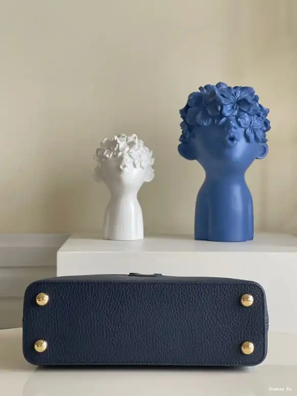 LOUIS BB CAPUCINES VUITTON 0522